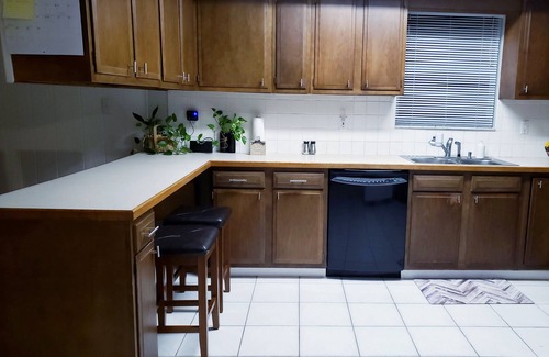 DeLand House | Spacious Home, Secluded Saltwater Pool, Central Location.