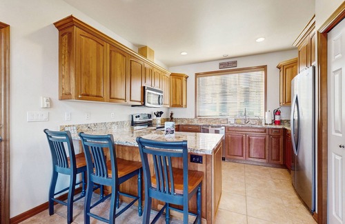 Orondo House | Spacious home w/full kitchen, great location & deck with incredible views