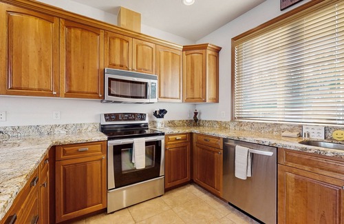 Orondo House | Spacious home w/full kitchen, great location & deck with incredible views