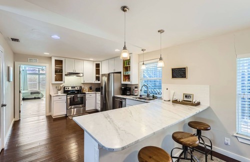 Shearer Hills - Ridgeview House | Spacious Home W/Pool + Game Room/Near Riverwalk & Downtown!
