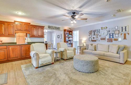 Fort Walton Beach House | Spacious Home with Hot Tub in Fort Walton Beach!