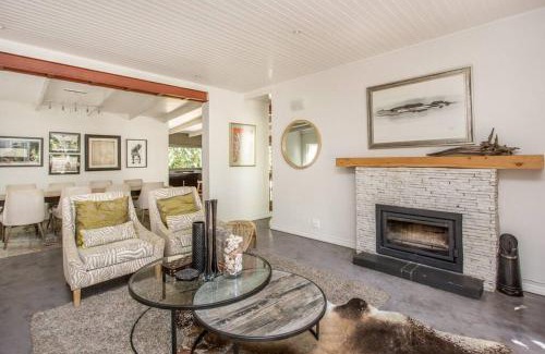 Hout Bay House | Spacious home with beautiful garden and views