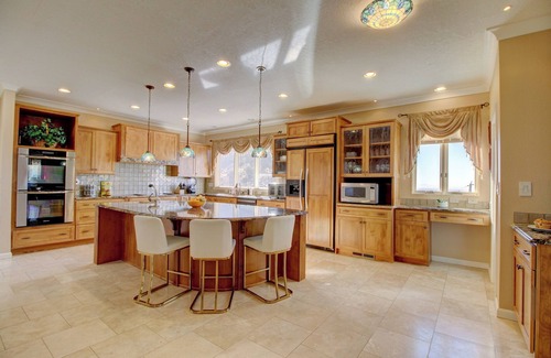 Northeast Heights House | Spacious home with the view of city lights