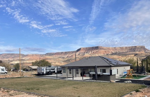 Toquerville House | SPACIOUS HOME with POOL SPA. 25 MIN TO ZION NP