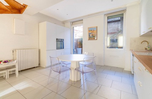 Le Busca House | Spacious house - close to center