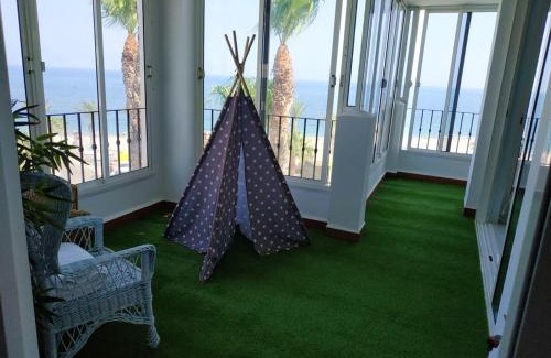 Aguadulce House | Spacious house in Roquetas de Mar, 140 m², shared pool