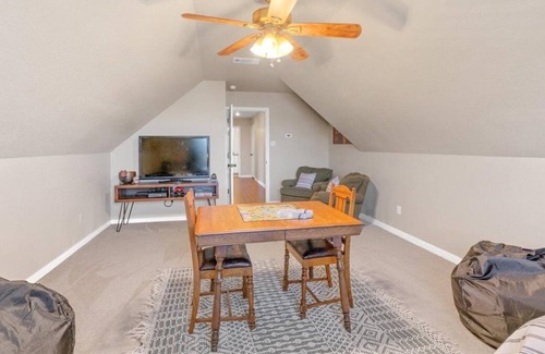 Salado House | Spacious House in Quaint Village