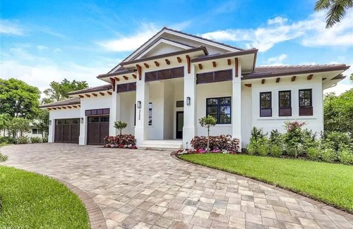 Moorings House | Spacious house in The Moorings.