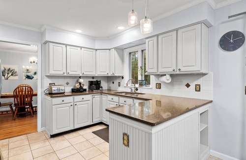 Saratoga Springs House | Spacious house with a large yard- 4 miles to the track and broadway