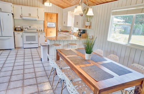 Hiouchi House | Spacious House with Game Room, 2 mins from Jed Smith Redwood Park & Smith River