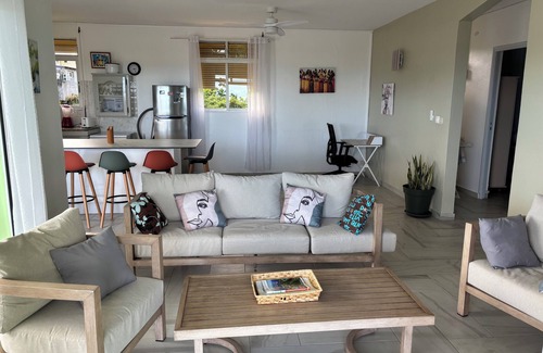 Petit-Bourg House | Spacious house with a beautiful unobstructed view of nature and the sea