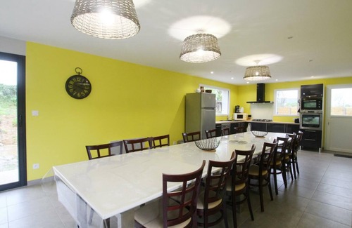 Vesly Cottage | Spacious house with jacuzzi, lovely terrace near the natural park in Vesly