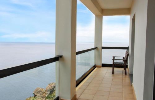 Canico House | Spacious house with sea view in Caniço + private pool