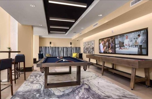 Huntington Beach Apartment | Spacious Huntington Beach 1BR | Free Parking | Desk+Wi-Fi | by GLS