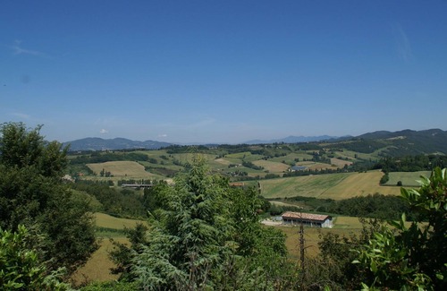 Montone House | Spacious Holiday Home in Montone with Swimming Pool