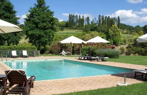 Montone House | Spacious Holiday Home in Montone with Swimming Pool
