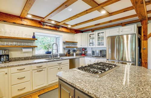 Kennebunkport House | Spacious Kennebunkport Home w/View, 2 Mi to Beach