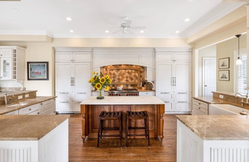 Vanderhorst Plantation House | Spacious Kiawah Island Estate with Wraparound Porches