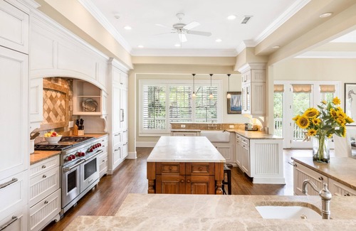 Vanderhorst Plantation House | Spacious Kiawah Island Estate with Wraparound Porches