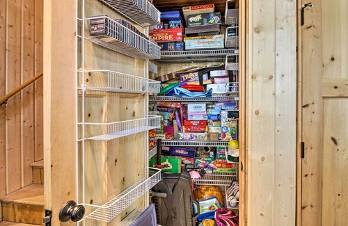 Emily Cabin | Spacious Lakefront Cabin w/ Fire Pit & Grill!