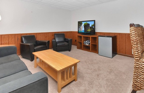 Beaver Dam House | Spacious Lakefront home with pool