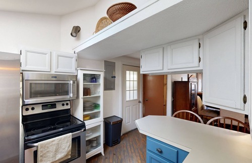 Farwell House | Spacious lakefront house with private dock, wifi + kayaks