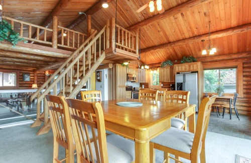 Worley Cabin | Spacious lakeside home with gorgeous views and secluded location