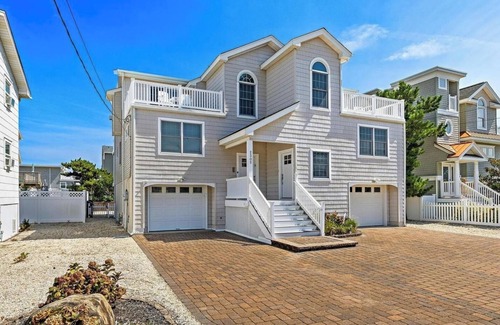 South Beach Haven House | Spacious LBI Beach House Rental – Steps from the Sand on a quiet Beach Block!