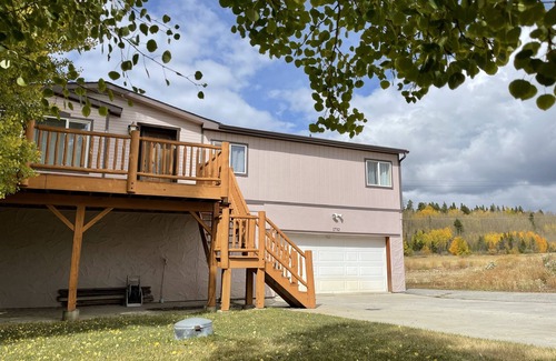 Leadville House | Spacious Leadville Mountain Retreat with Breathtaking Views - No Pets Allowed