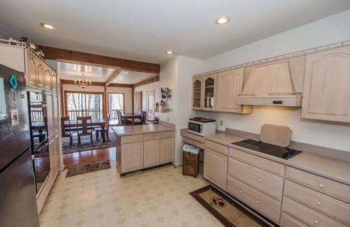 Berkeley Springs House | Spacious Lodge Perfect for Year Round Escape Offering Outdoor Fun & Restaurants