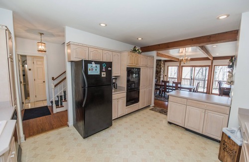 Berkeley Springs House | Spacious Lodge Perfect for Year Round Escape Offering Outdoor Fun & Restaurants