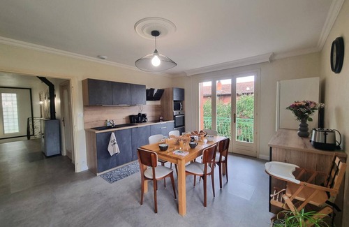 Roanne Cottage | Spacious lodging with fireplace and terrace in Roanne