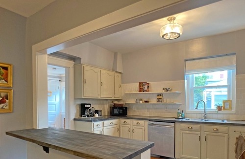 Providence Apartment | Spacious, lovely apartment on the East Side near Brown