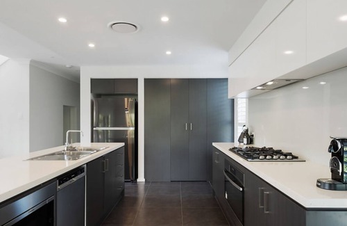 Catherine Hill Bay Apartment | Spacious Luxurious Beach Home