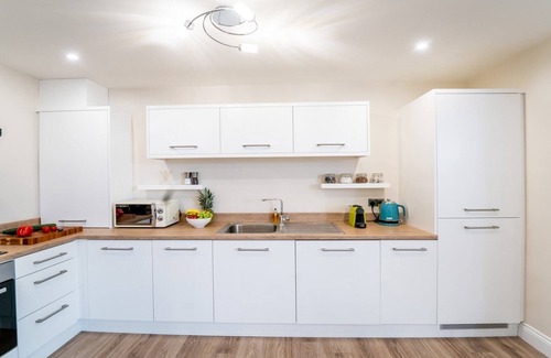 Great Yarmouth Apartment | Spacious Luxurious Apartment - 2 Bathrooms - 2 Bedrooms - Parking