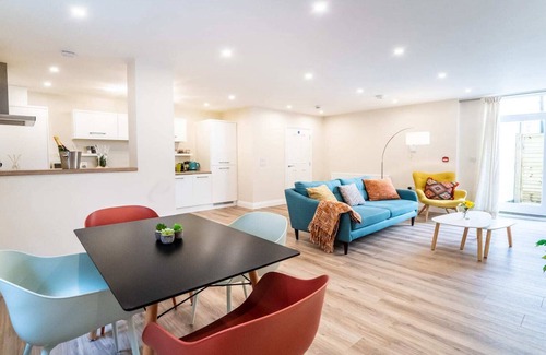 Great Yarmouth Apartment | Spacious Luxurious Apartment - 2 Bathrooms - 2 Bedrooms - Parking