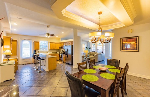 Naples Park Villa | Spacious & Luxurious. Walk to beach.New Heated Pool