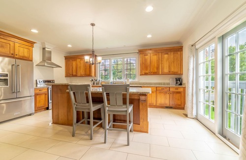Aurora Highlands House | Spacious Luxury Home in the Heart of it ALL: 5 Bedroom, 5.5 bathrooms