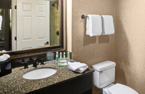 Lindbergh House | Spacious Luxury Suite! Enjoy Pool & Patio!