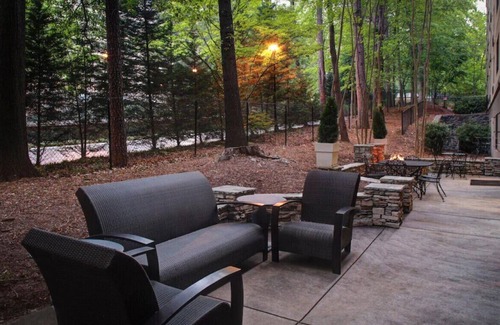 Lindbergh House | Spacious Luxury Suite! Enjoy Pool & Patio!