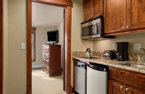 Breckenridge Cabin | Spacious Luxury Two-Bedroom at Grand Lodge at Peak 7!