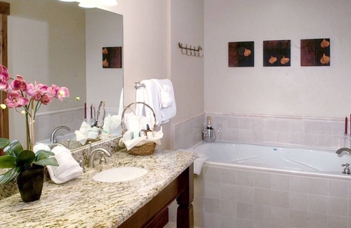 Breckenridge Cabin | Spacious Luxury Two-Bedroom at Grand Lodge at Peak 7!