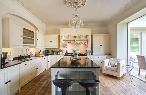 Limpley Stoke House | SPACIOUS LUXURY VICTORIAN COUNTRY HOUSE, STUNNING VIEWS NEAR BATH, Local Pub,