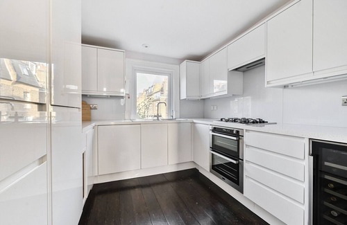 Avonmore and Brook Green Apartment | Spacious maisonette in Kensington Olympia