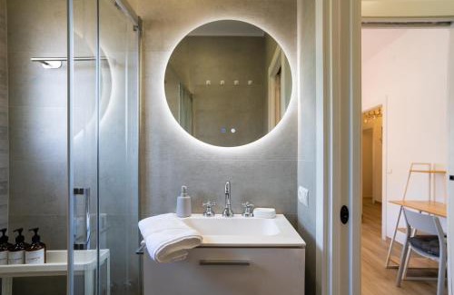 Valle de los Galanes House | Spacious Malaga House with private walled-in yard