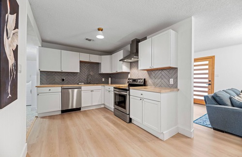McKinney House | Spacious McKinney Bungalow- Where Space Meets Grace in the Heart of McKinney