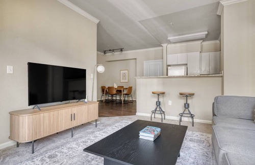 Milpitas Apartment | Spacious Milpitas 2BR w/W/D, Parking & Gym, near highways, by Blueground