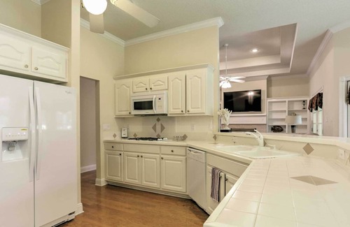 Milton House | Spacious Milton House w/Porch - on Golf Course!