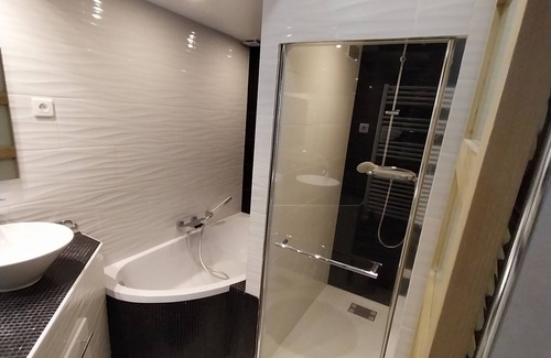 La Valette-du-Var Apartment | Spacious modern apartment - close to beaches and avenue 83
