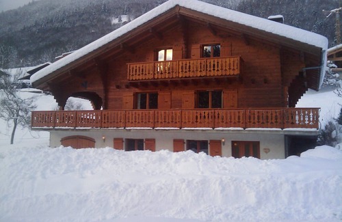 Montriond Ski Chalet | Spacious Modern 5 bed chalet with hot tub, near Morzine, ideal for families